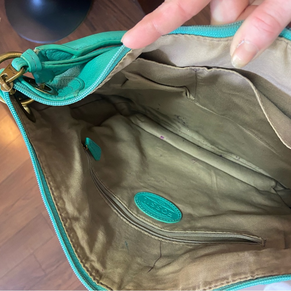 Turquoise FOSSIL purse - Picture 3 of 3